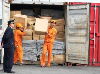 Hàng tấn lá Khat bị "bỏ quên" tại cảng Hải Phòng