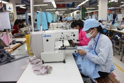 Đầu tư vào ngành dệt may có nhiều tnn hiệu mới trong quý I. Ảnh: Phan Thu.