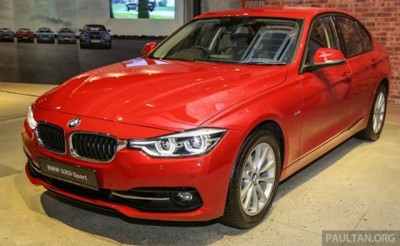 Nhập khẩu và tiêu thụ ô tô sụt giảm mạnh