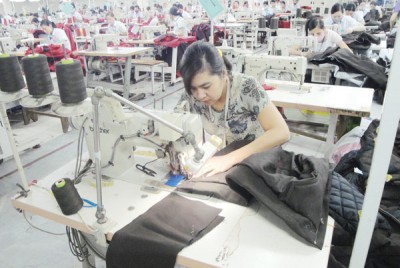 Để duy trì tốc độ tăng trưởng XK khoảng 10%/năm, tận dụng cơ hội thúc đẩy XK dệt may sang thị trường CPTPP nói chung, Australia nói riêng rất quan trọng. Ảnh: N.Thanh