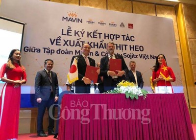 Toàn cảnh lễ ký kết