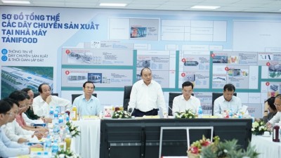 Thủ tướng Nguyễn Xuân Phúc phát biểu chỉ đạo sau khi thăm dự án Nhà máy chế biến nông sản Tanifood tại tỉnh Tây Ninh ngày 20/8