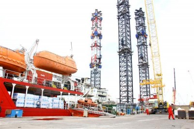 Tàu hàng cập cảng PTSC, tỉnh BR-VT. Ảnh: Nguyễn Huế