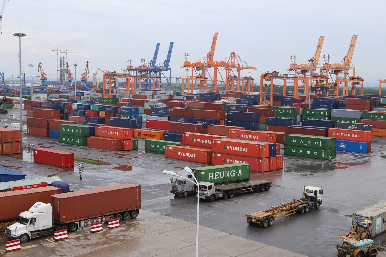 Cảng Tân Vũ thuộc Cảng Hải Phòng là cảng container hiện đại nhất miền Bắc hiện nay. Ảnh: Thúy Hồng
